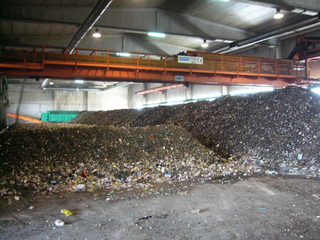 Alcamo, stop alla "Mirto". Per i rifiuti proroga obbligata a Energeticambiente? Plastica dura ok