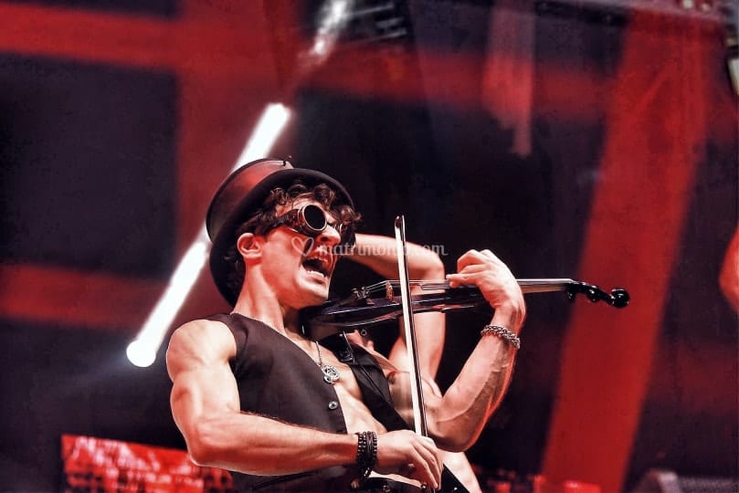 Alcamese, strepitoso "virtuoso" del violino. Artale, protagonista dovunque, ma non nella "sua" città