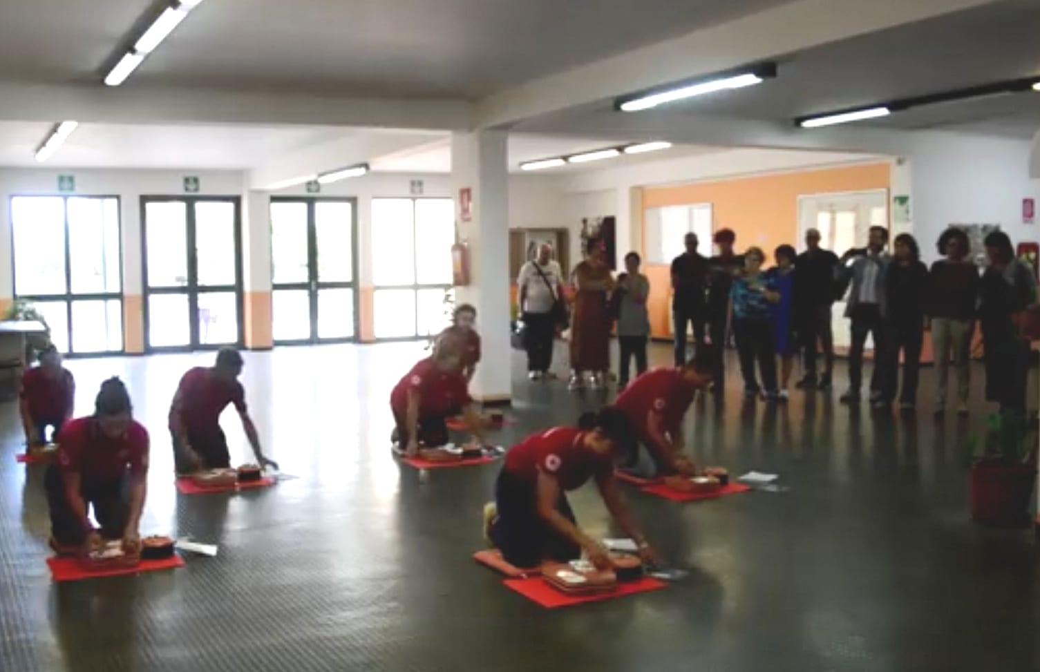 Manovre salvavita e corsi per saperle attuare. Flash-mob di CRI in scuole e piazze