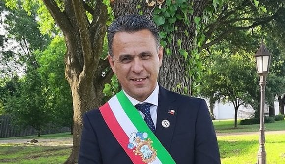 Poggioreale, sindaco in prognosi riservata dopo tragico incidente su strada