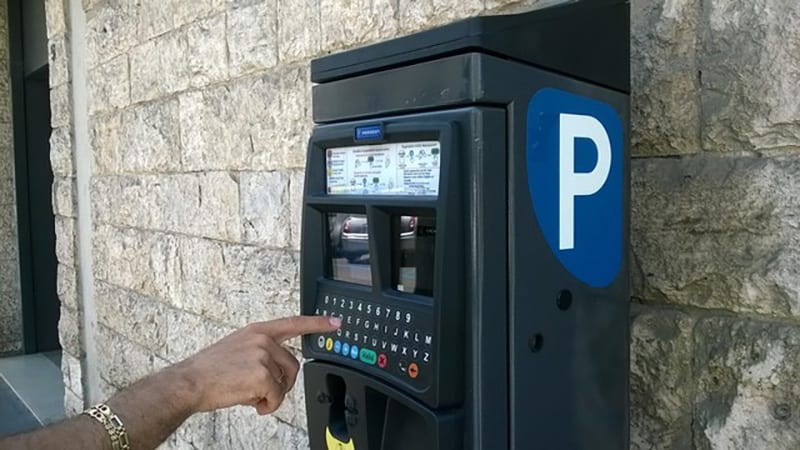 Alcamo, niente più esternalizzazione. Pronti 250.000 euro per 38 parcometri