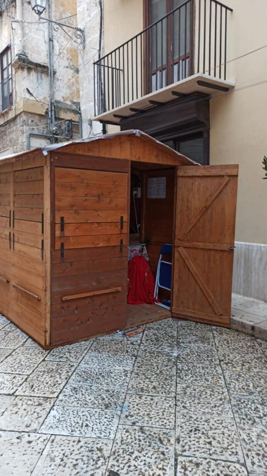 Alcamo, vandalismi al Mercatino di Natale