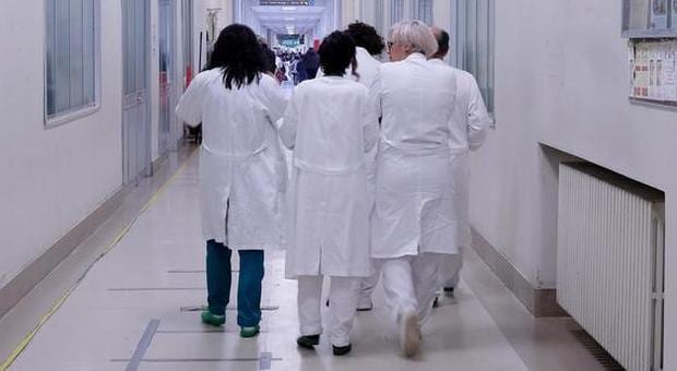 Medici del 118. Bloccato l’accesso senza selezione