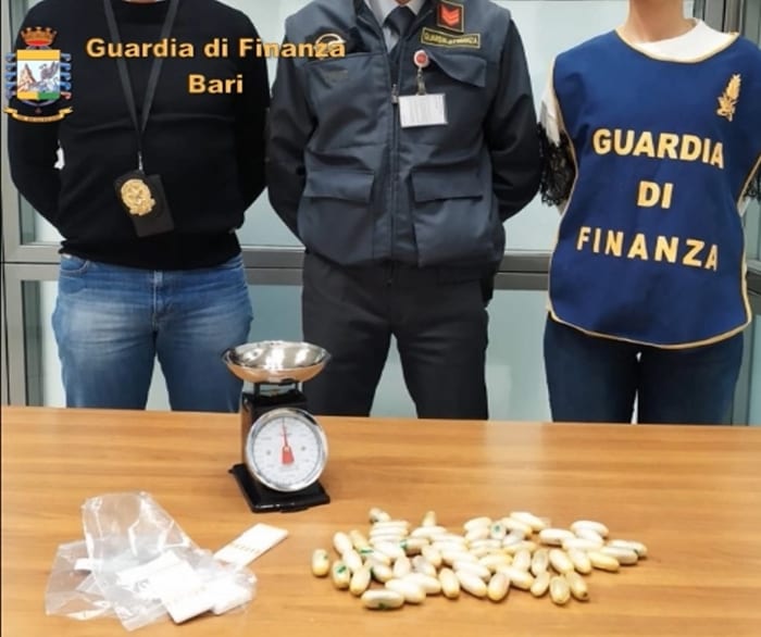 Aeroporto di Bari, arrestato nigeriano residente a Castellammare