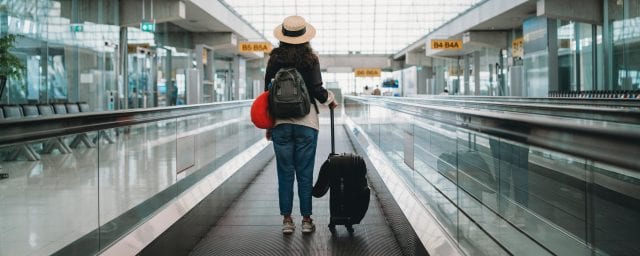 Il ritorno dalla Cina. Dalila presto a casa, odissea per Chiara