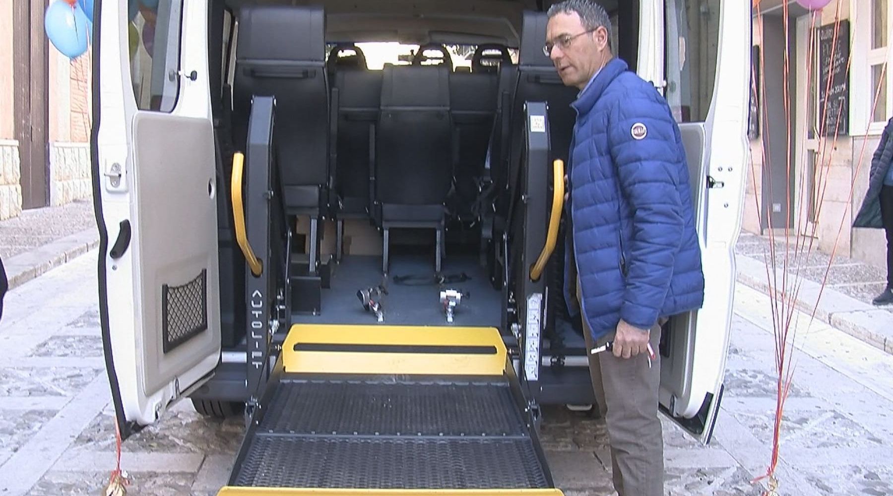 Castellammare, un pulmino per i disabili e anziani