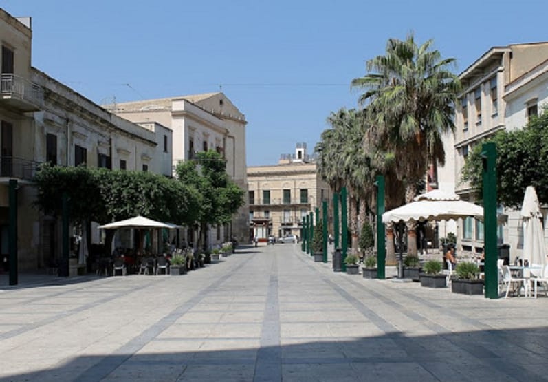 Alcamo, virus "democratico". 14 positivi dai 21 ai 69 anni (età media 49), fra questi solo 4 donne
