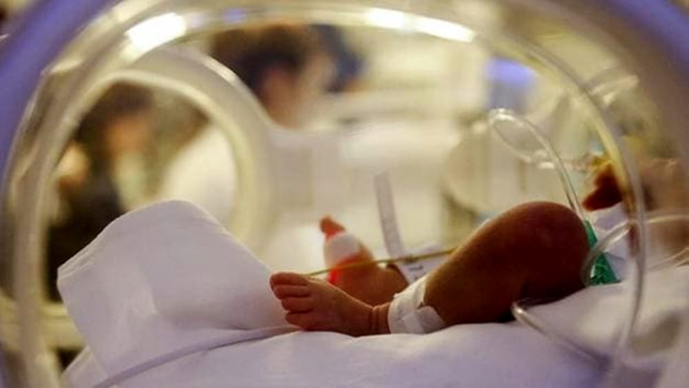 Bimba di 4 mesi positiva in ospedale a Palermo. Tampone per una specializzanda alcamese