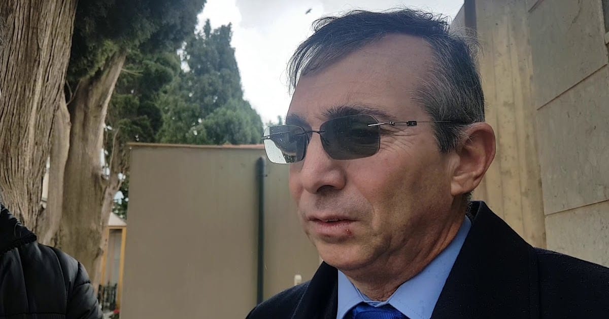 Castellammare, il sindaco prova ad andare avanti senza abbandonare l'Amministrazione. Quell'incontro ci fu