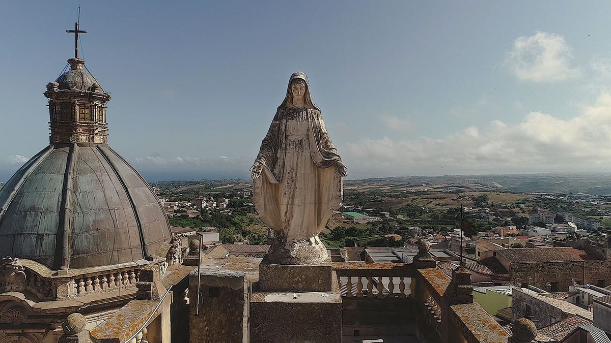 Alcamo, Maria SS. dei Miracoli. Comunita’ dedica video