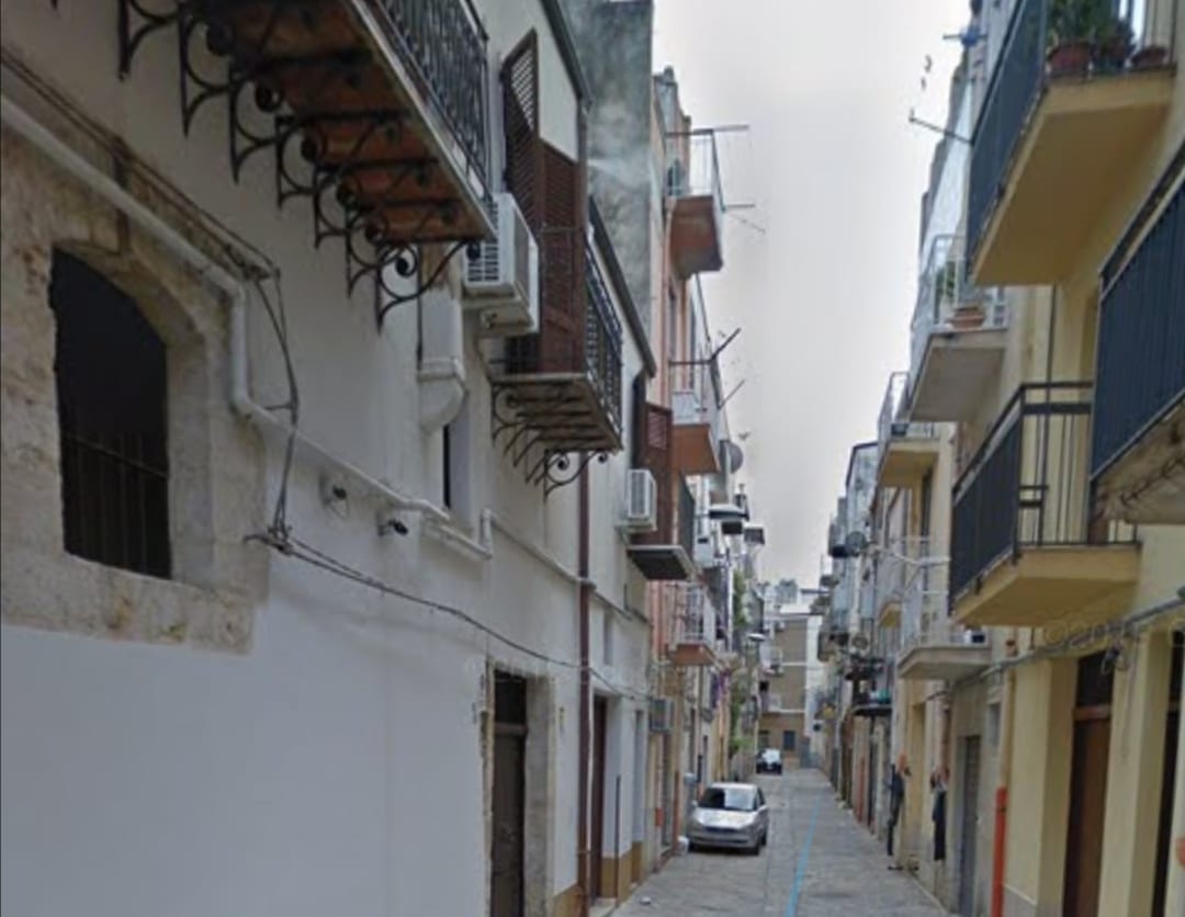 Via della Fortuna, "orinatoio" a cielo aperto. Residenti scrivono al sindaco di Alcamo e al prefetto