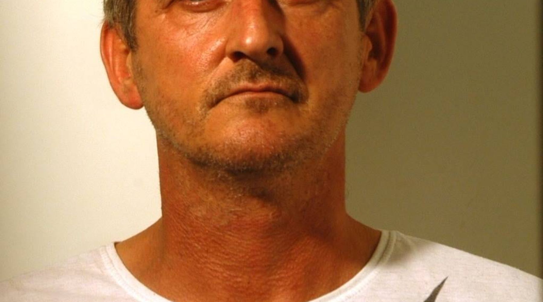 Affianca, con fare sospetto, una volante della Polizia di Alcamo. Trappetese arrestato per droga