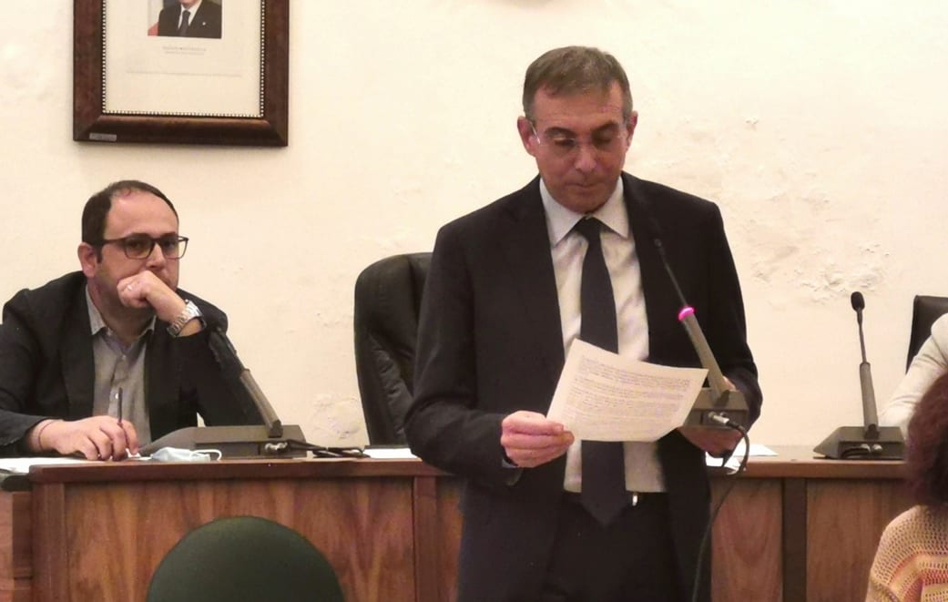 Indagini su Rizzo e voto in consiglio. I pareri di Cusenza e Mistretta