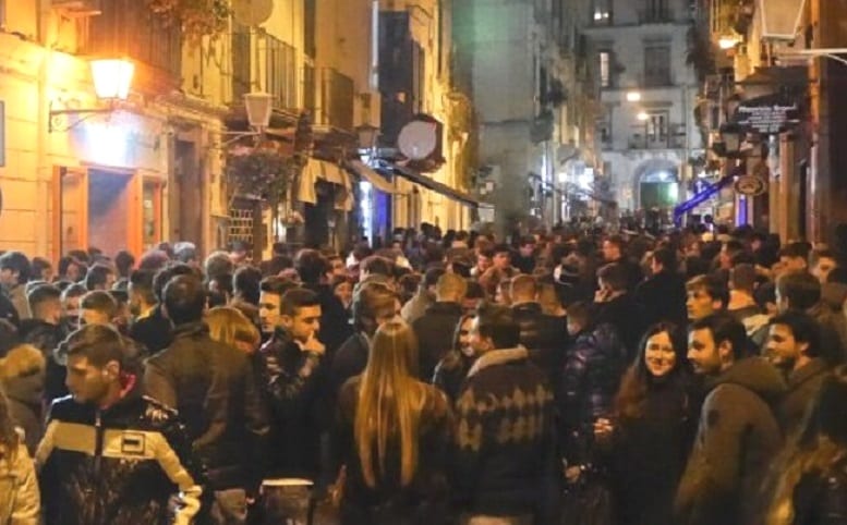 Castellammare, movida incontrollabile. Comune ipotizza anche l'intervento dell'esercito