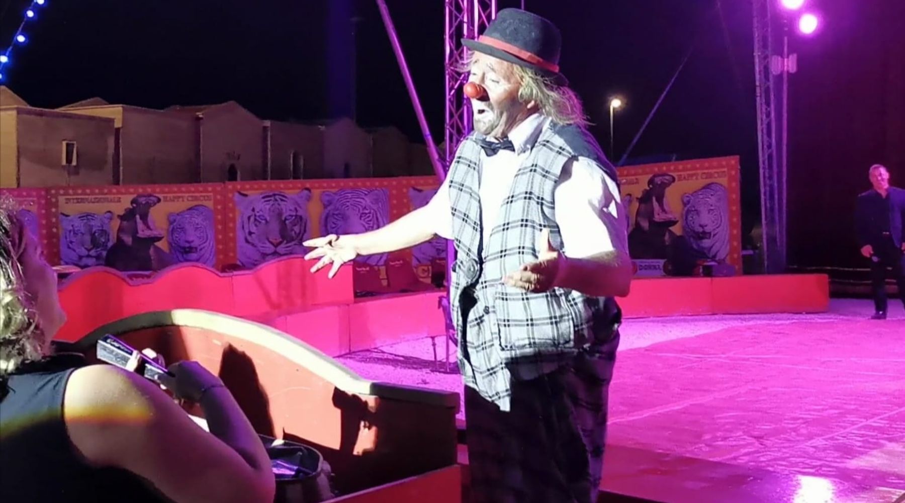 Castellammare. "Circo sotto le stelle", clown si rivolge agli animalisti. Qualcuno si ricrede