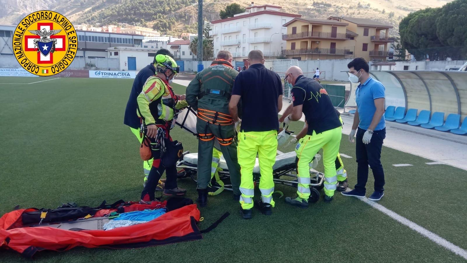 Zingaro, intervento a cala della Disa per una turista campana colta da malore