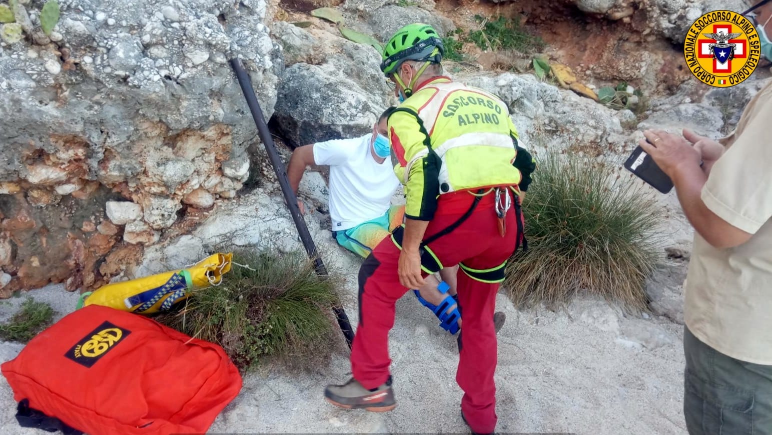 Zingaro, intervento a cala della Disa per un turista ferito a cala dell'Uzzo