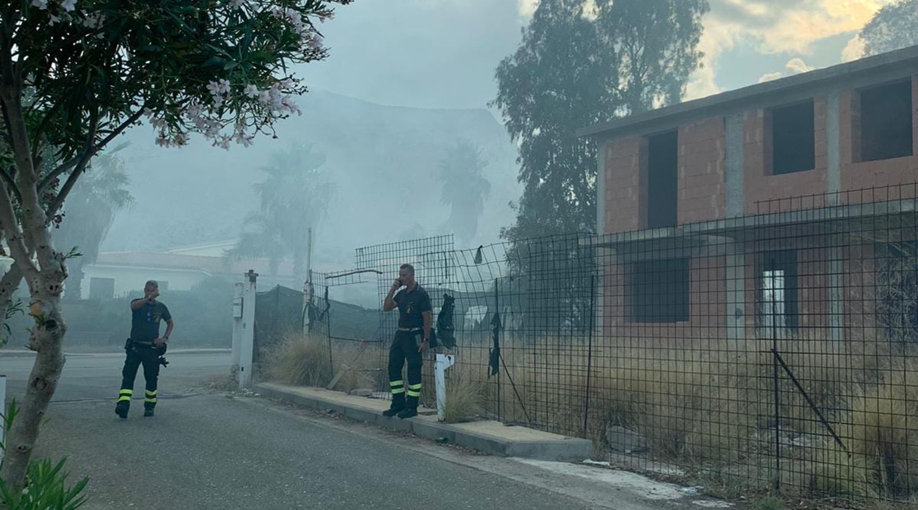 Carini, incendio probabilmente doloso a Marinalonga. Il culmine di una diatriba tra concittadini