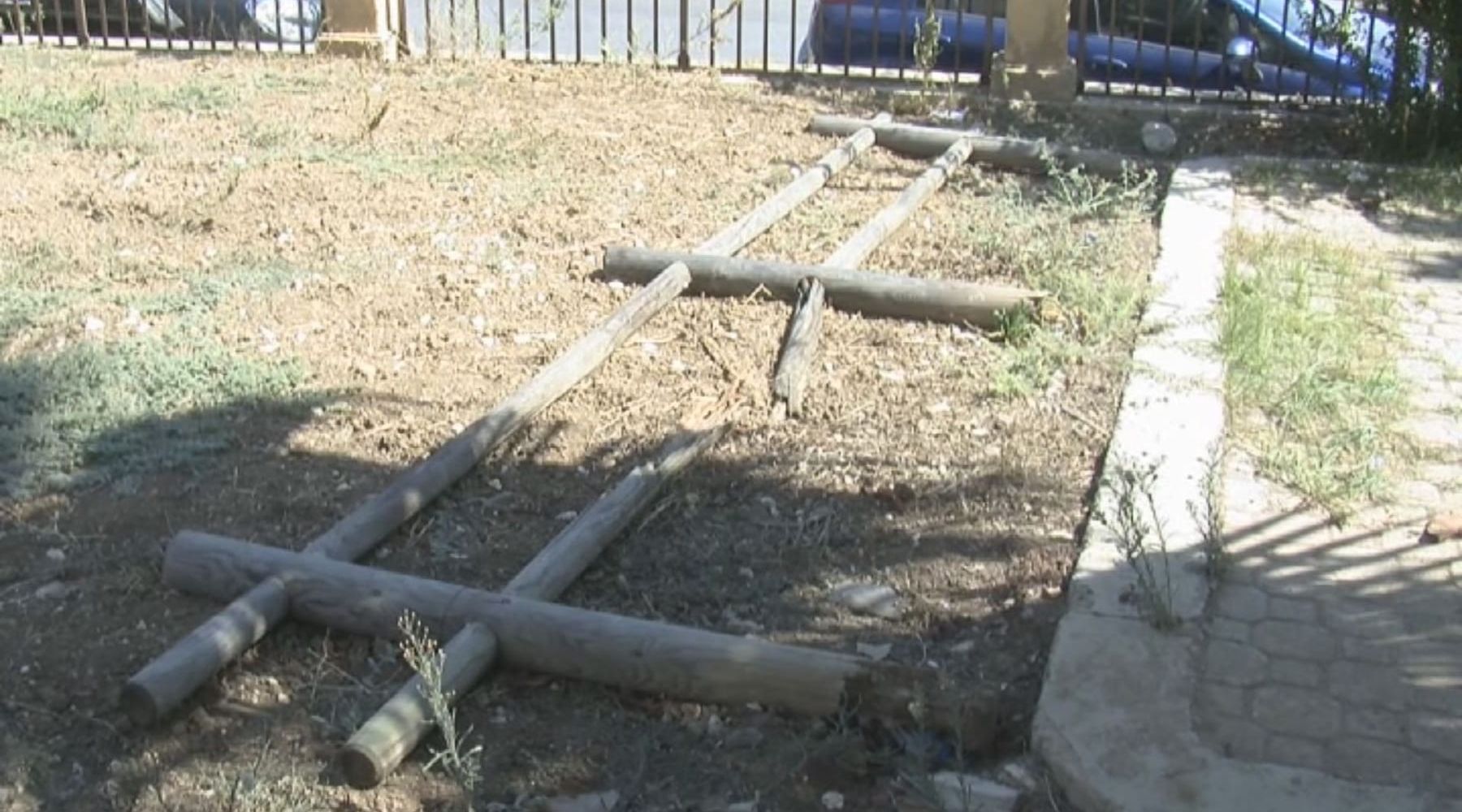 Alcamo, villa di piazza Bagolino, vandalismi e il giallo delle panchine