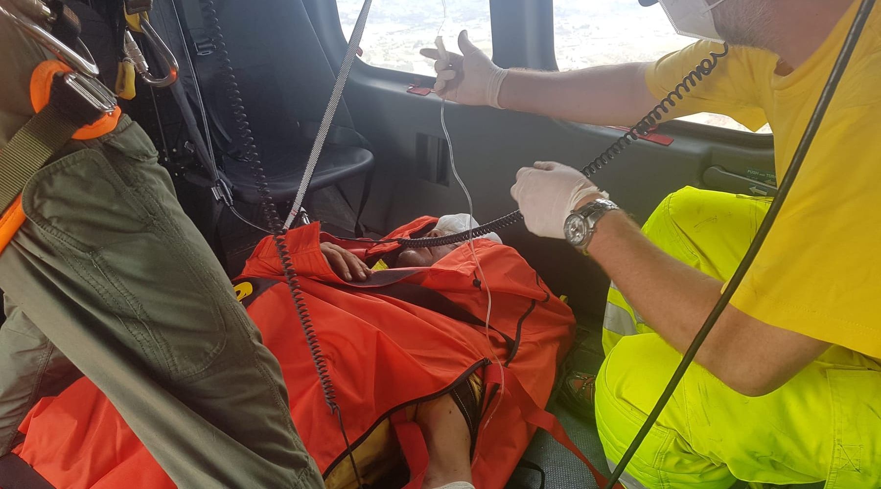Calatafimi Segesta, Aeronautica Militare di Trapani soccorre un cacciatore ferito