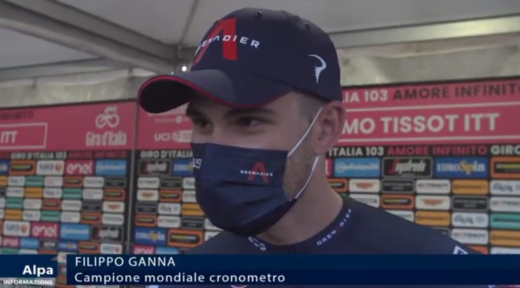 Ganna in maglia rosa ad Alcamo. Il campione del mondo fa sognare