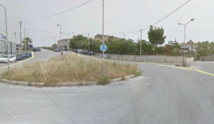 Finalmente zona Sasi rifà il look, erbacce eliminate e verde pubblico ripulito