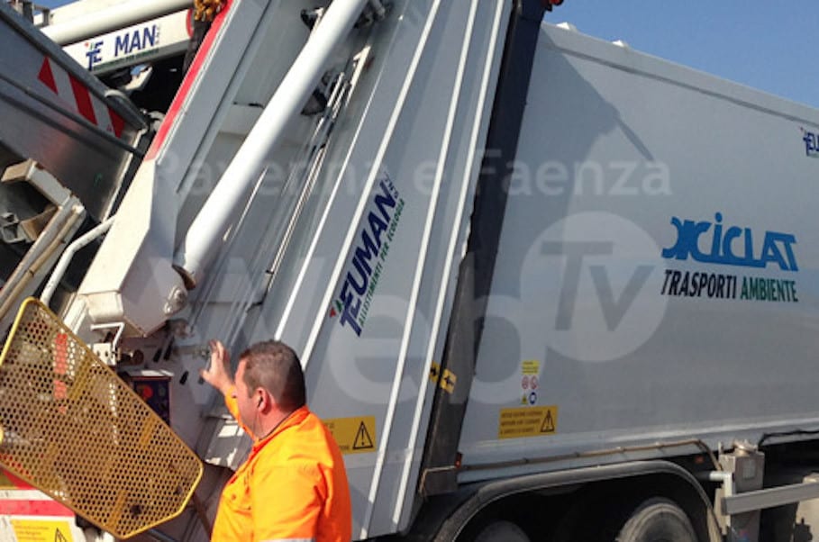 Emergenza rifiuti, Regione non sblocca impianti. Ad Alcamo battaglia anche con la CICLAT