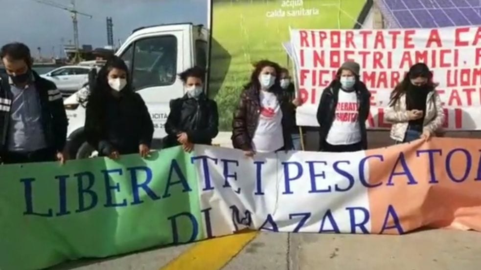 Sequestro pescatori, 150.000 euro da Regione. Sabato protesta in 4 città