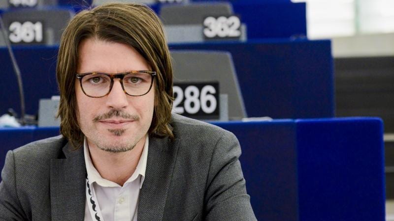 Corrao lascia i 5 Stelle ma resta a Strasburgo. Aveva chiesto le dimissioni per Palmeri e Tancredi