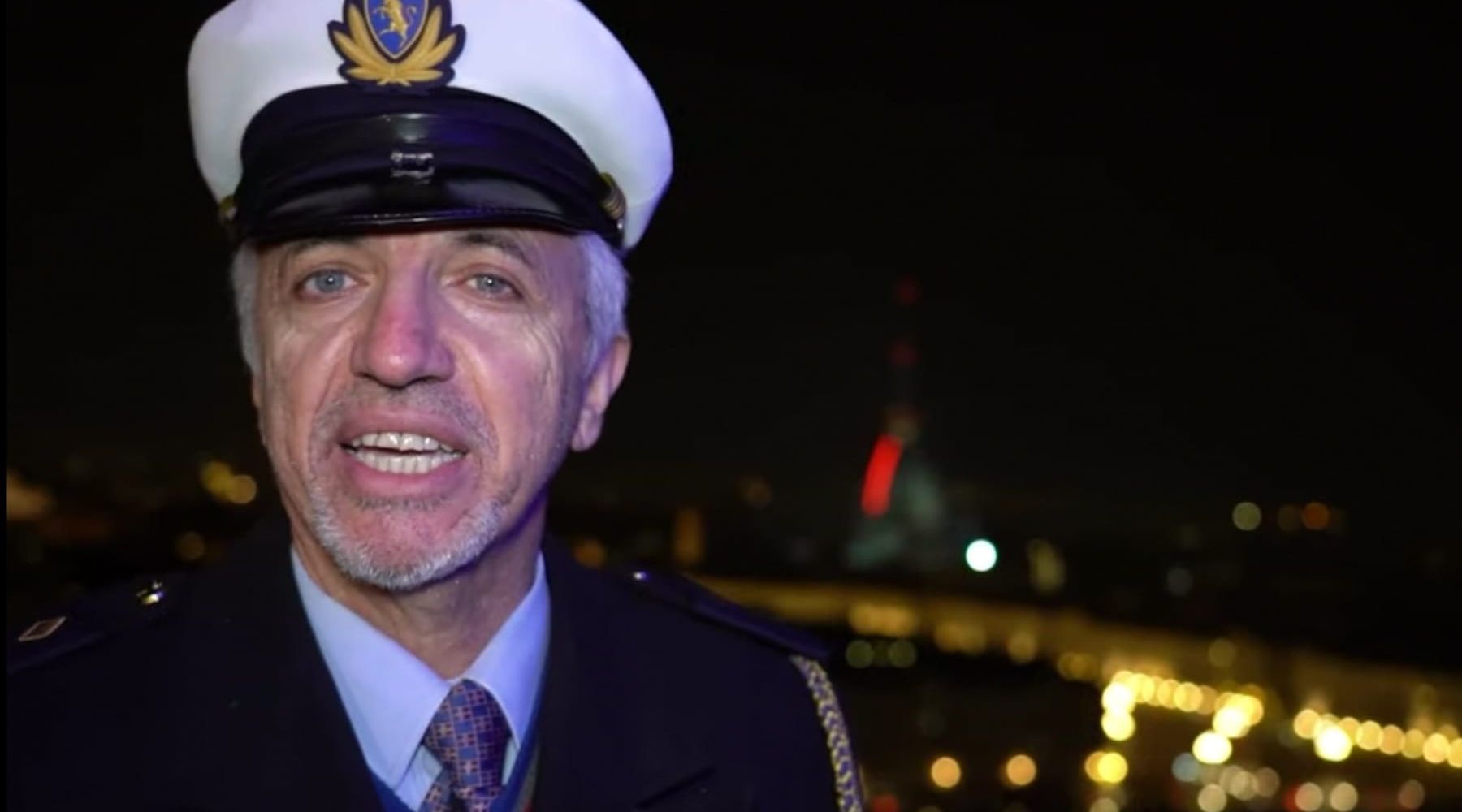 Alcamesi emigrati al Nord con nostalgia. Uno canta 'Jingle Bells' con la 'Municipale' di Torino