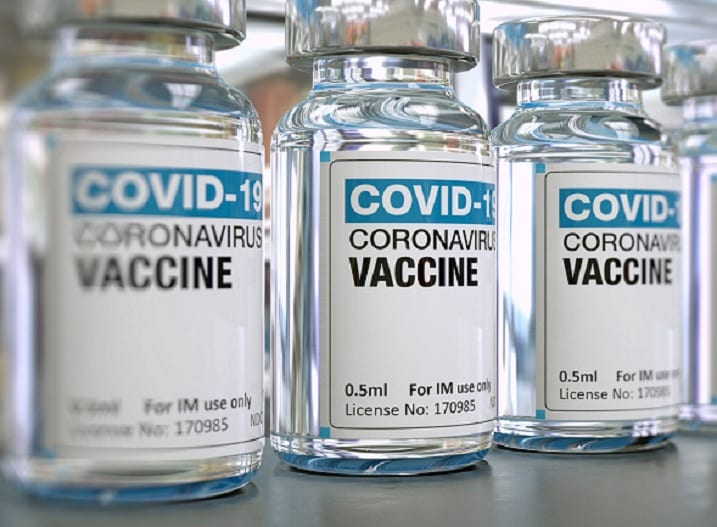 "V-Day", vaccine o vaffa poco importa. Serve solo mandare il coronavirus a "quel paese"