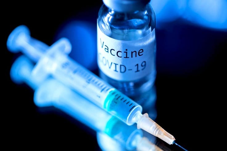 Stop ai vaccini tranne seconde dosi. Ripartenza lunedì, anche con Moderna. Covid, in provincia -263
