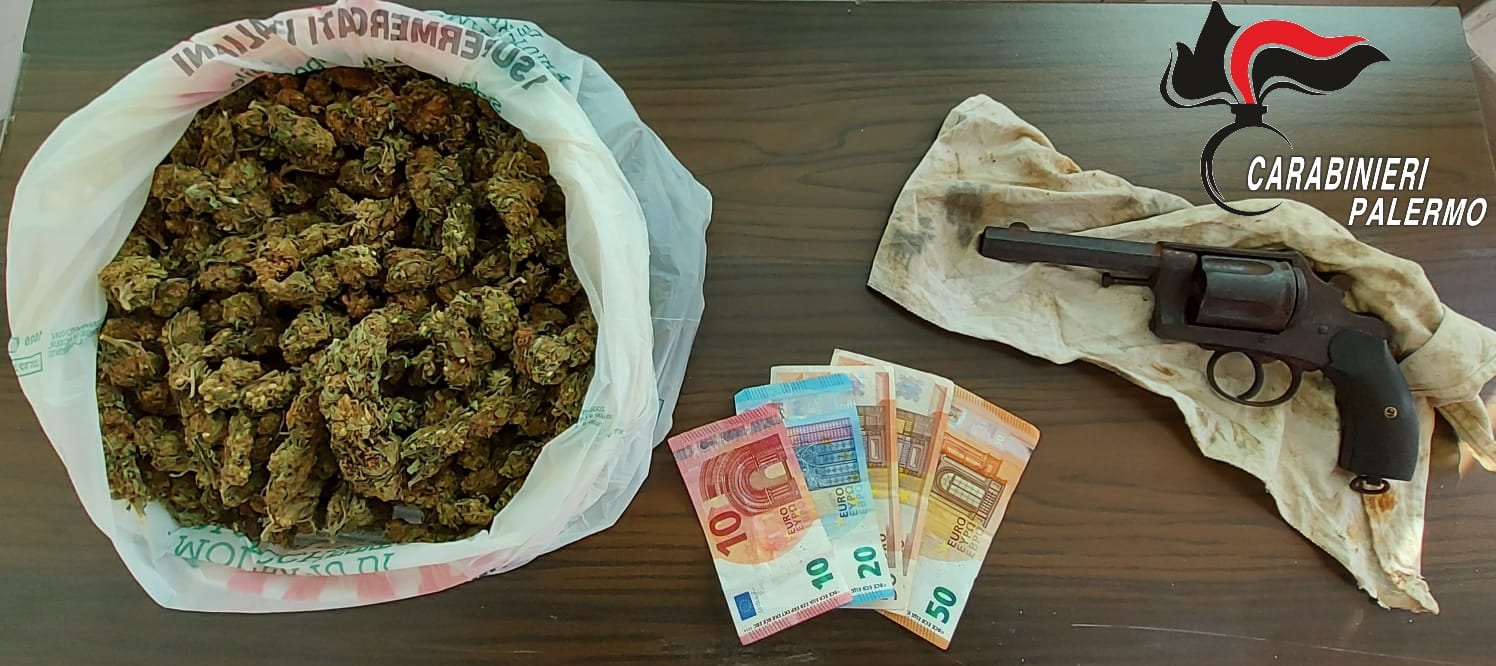 Arrestato 31enne di Partinico. Trovato in possesso di 900 grammi di marijuana e pistola