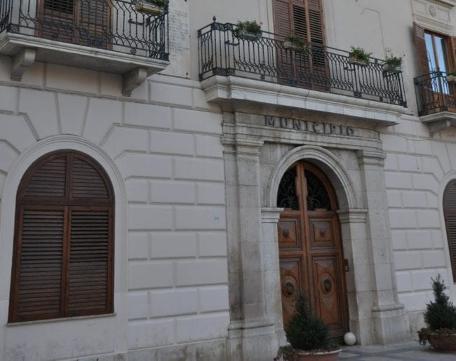 Valzer di deleghe ad Alcamo, incomprensibili i tempi. Aria di bocciatura?