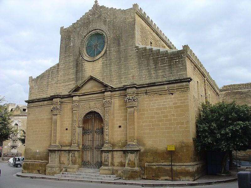 Partiti i lavori per la pavimentazione della Chiesa Madre a Castelvetrano