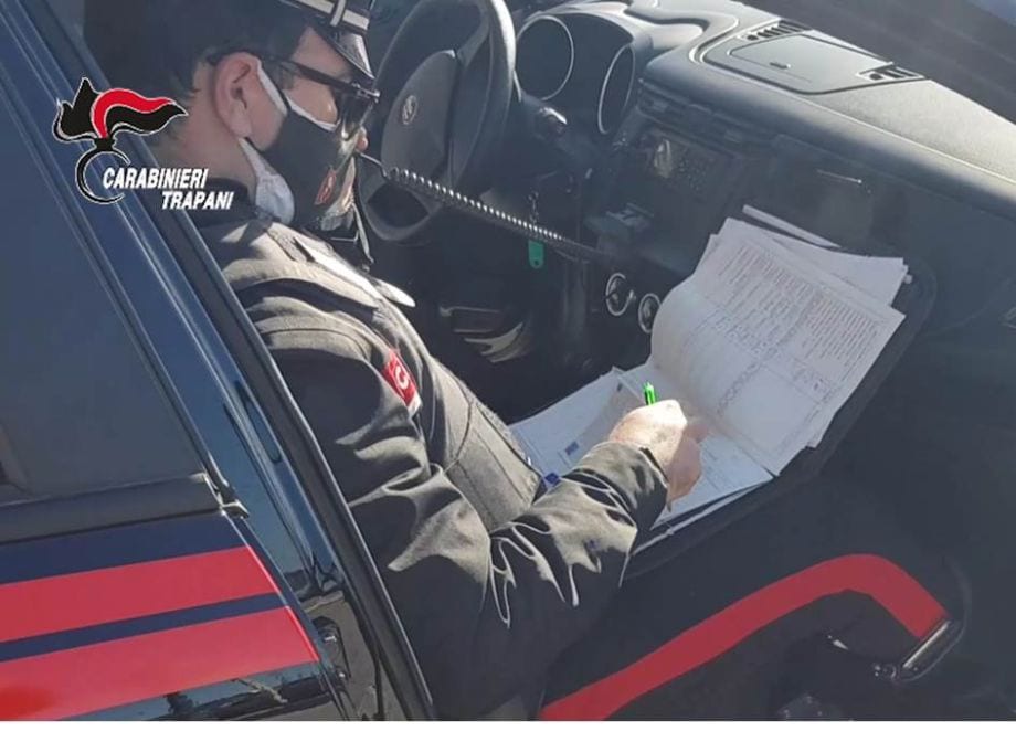 I carabinieri arrestano due minorenni per rapina. Avevano rubato generi alimentari al Lidl