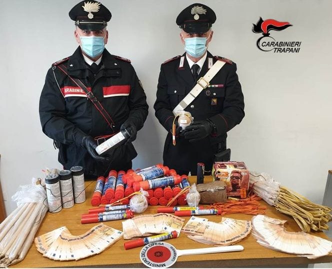 Detenzione illegale di fuochi d'artificio. Denunciato 38enne pregiudicato