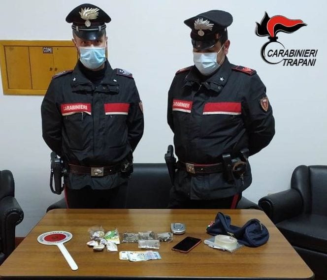 Spaccio di droga ad Alcamo, giovane in manette