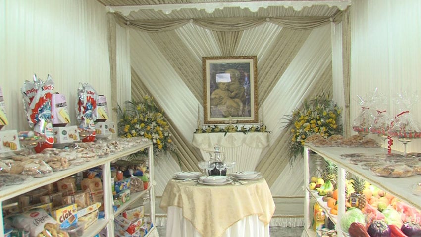 Unico altare e una sola grande mensa. Cibo e sostegno per 50 famiglie a Borgetto (VIDEO)