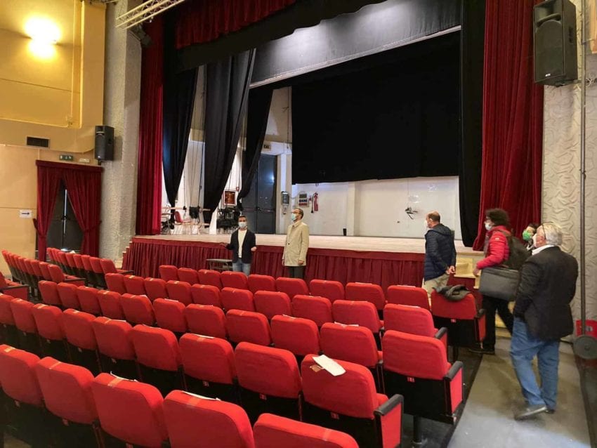 Al via montaggio del sipario. Teatro Cielo d’Alcamo verso la piena fruizione
