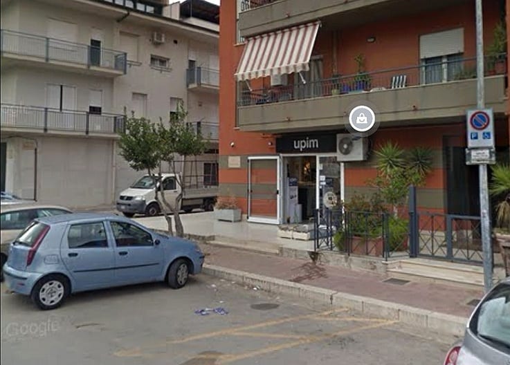 Seconda rapina in 24 ore, identico 'modus operandi' e stesso orario. Asportata la cassa dell'Upim