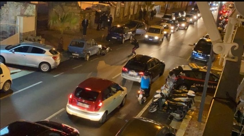 Altra rapina serale ad Alcamo, sempre con coltello. Parapiglia e vano inseguimento
