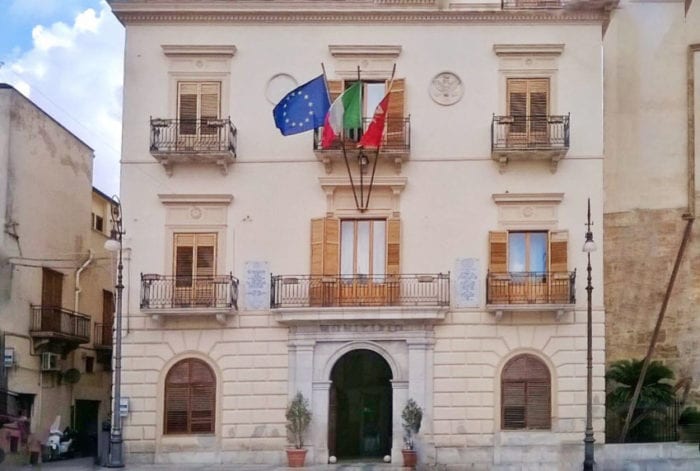 Passerella, arrivano fondi. Rinviata prima rata TARI, slittano sfratti e demolizioni
