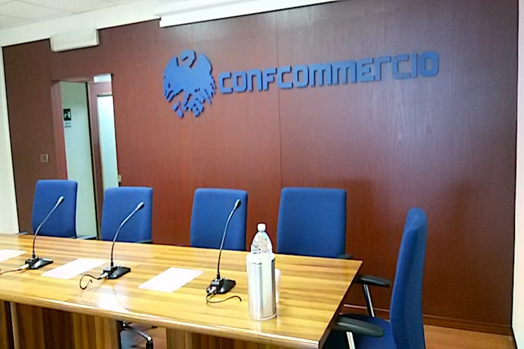 Confommercio, sostegni insufficienti alle aziende. Serve proroga moratoria prestiti