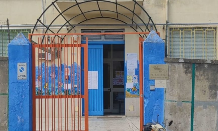 Materna ‘Froebel’, WC guasti. Comune interviene dopo due settimane ma non risolve