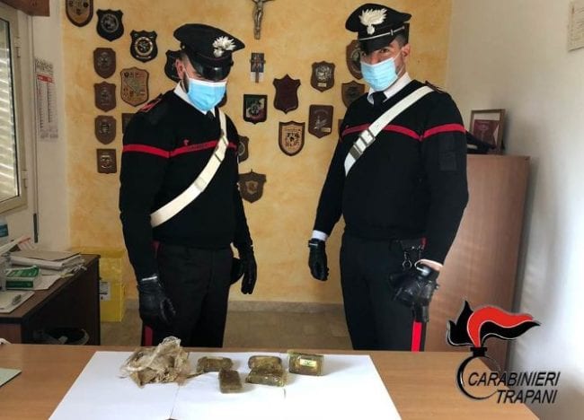 Ennesimo pacco di droga rinvenuto in spiaggia. Sesto nel trapanese