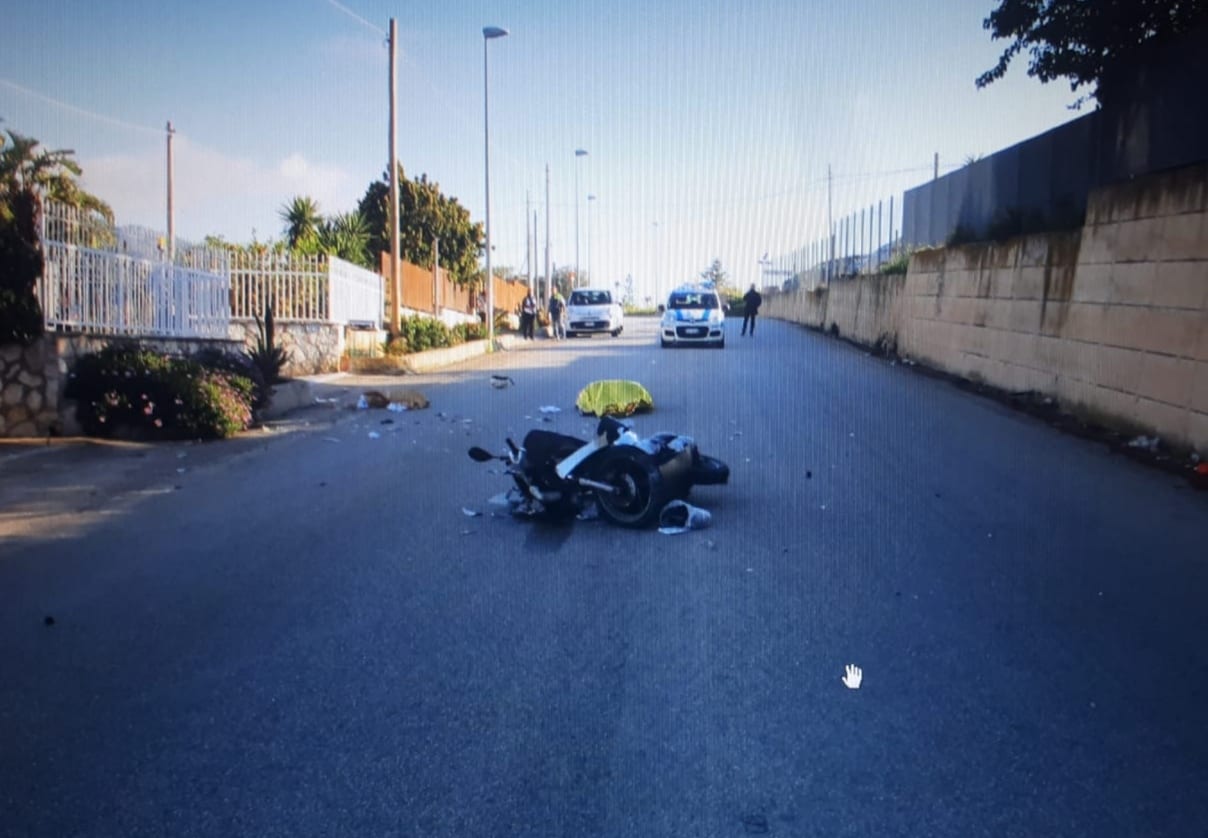 Caduta fatale con lo scooter. Muore alcamese di 58 anni, titolare di una pasticceria a Bologna