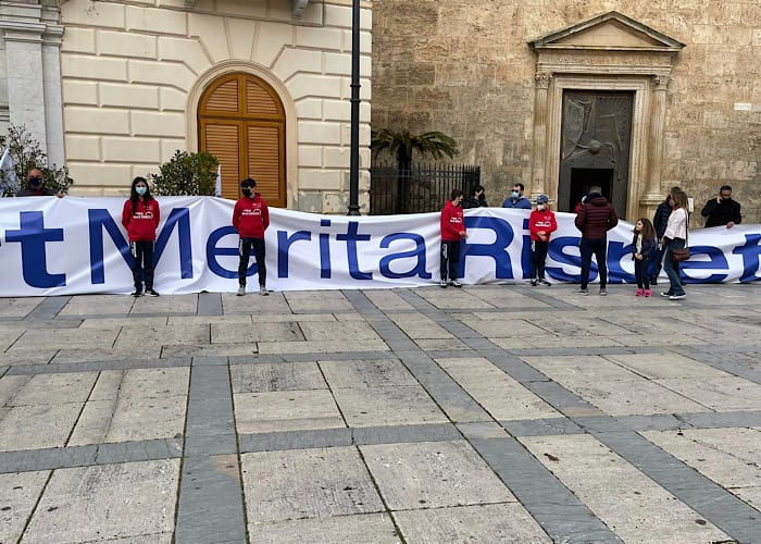 Flash mob ad Alcamo. Il mondo dello sport chiede sostegno per ripartire