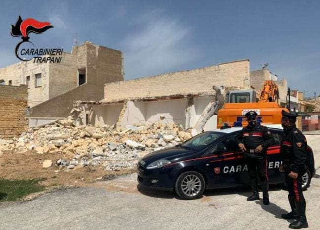 Ripartono le demolizioni a Triscina, restano 80 case abusive da abbattere
