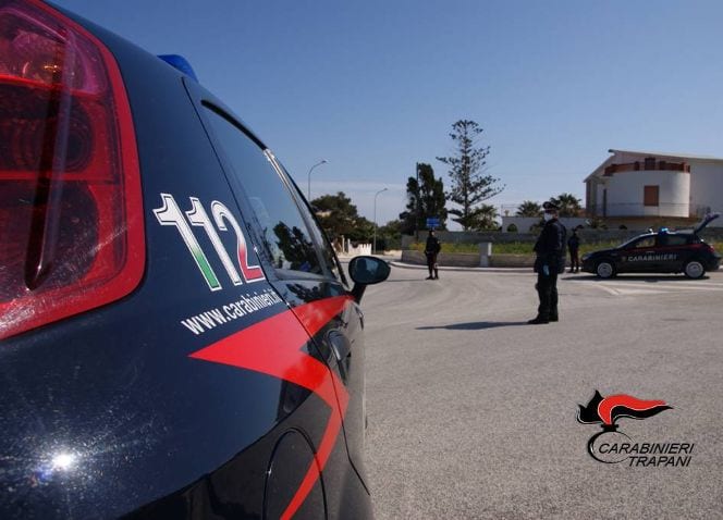 I carabinieri di Valderice arrestano un 23enne. Il giovane era armato con una mazza di ferro